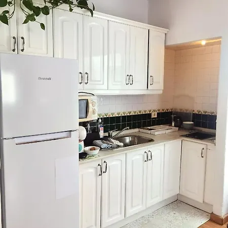 Precioso Apartamento Cerca De La Playa アパート カレタ・デ・ファマラ